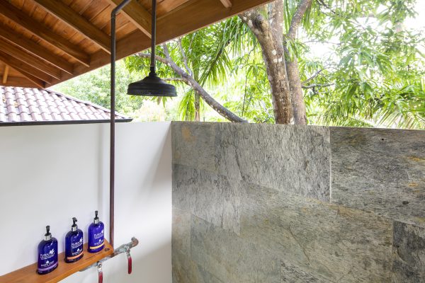 King Bungalow - Image 11
